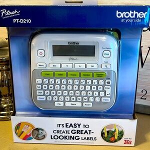 NIB BRAND NEW NEVER OPENED !
Brother PT-D210 Label Maker